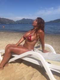 Bir Benzersiz Deneyim: Mezitli Escort Bayan