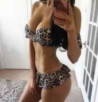 Erdemli Escort Deneyiminiz: Tutkunuzu Alevlendirecek Farklı Deneyim