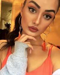 Mezitli Bölgesinde Büyüleyici Bir Escort Bayanın Çağrısı