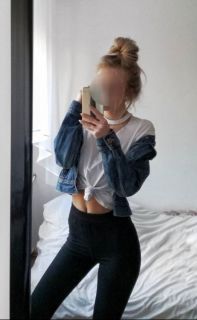 Mezitli Escort Bayan: Küçük Boylu, Hafif ve Çarpıcı Bir Deneyim
