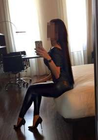 Mezitli Escort Bayan'a Eşsiz Deneyim: 79kg, 164sm Göz Kamaştıran Güzellik