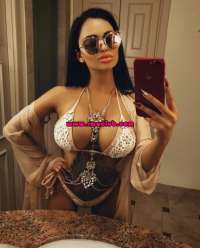 Yazar ve Mezitli Escort Bayan, Hayatını ve Aktivitelerini Anlatıyor